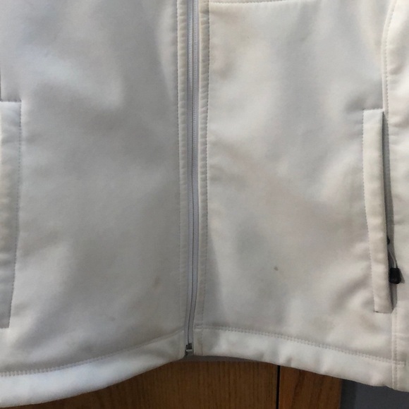 Women’s Soft shell North Face jacket - Picture 3 of 3